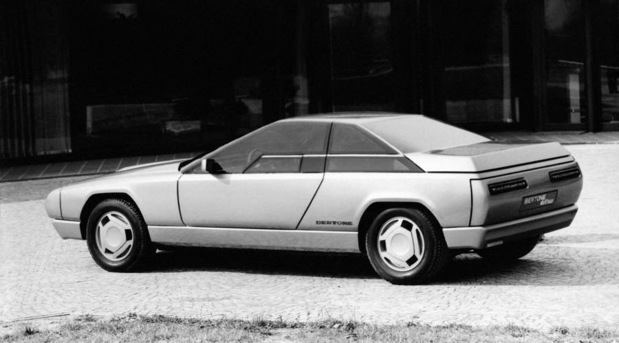  Alfa Romeo Delfino Concept 1983 года  (фото 6 из 18)